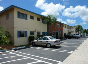 14005 NE 6th Ave in North Miami, FL - Building Photo - Building Photo