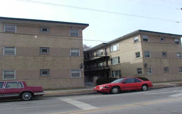 13934-13938 S Indiana Ave in Riverdale, IL - Building Photo