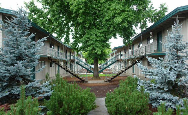 721-759 Hawthorne Ave NE in Salem, OR - Foto de edificio - Building Photo