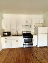 1781 N Orchid Ave, Unit 201 in Los Angeles, CA - Building Photo - Building Photo