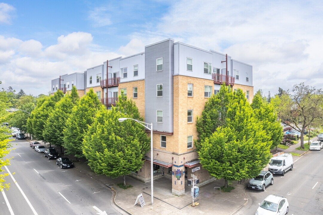 Aurora in Eugene, OR - Building Photo