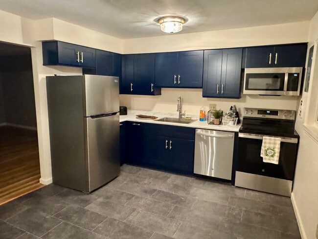 property at 5 Wildwood Dr