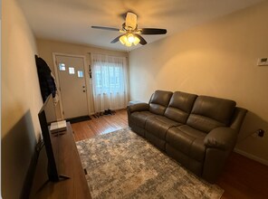 325 Taylor St in Pittsburgh, PA - Foto de edificio - Building Photo