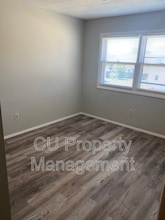 705 Hollycrest Dr in Champaign, IL - Building Photo - Building Photo