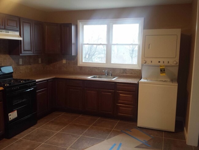 1609 US-9W in Milton, NY - Foto de edificio - Building Photo