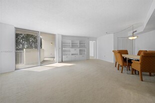 1300 NE Miami Gardens Dr in North Miami Beach, FL - Building Photo