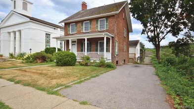 40 Broad St in Fishkill, NY - Building Photo - Building Photo