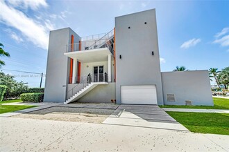 74870 Overseas Hwy in Islamorada, FL - Building Photo - Building Photo