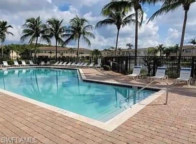 3874 Cherrybrook Loop in Ft. Myers, FL - Foto de edificio - Building Photo