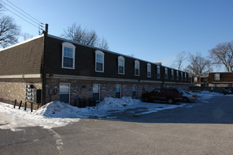 Chapel Hill Apartments in Louisville, KY - Building Photo - Building Photo