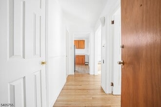 213 Park Ave in East Rutherford, NJ - Building Photo - Building Photo