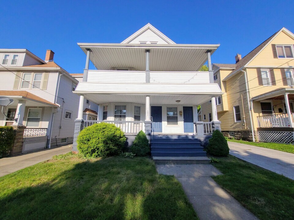 1447 Rosewood Ave in Lakewood, OH - Building Photo