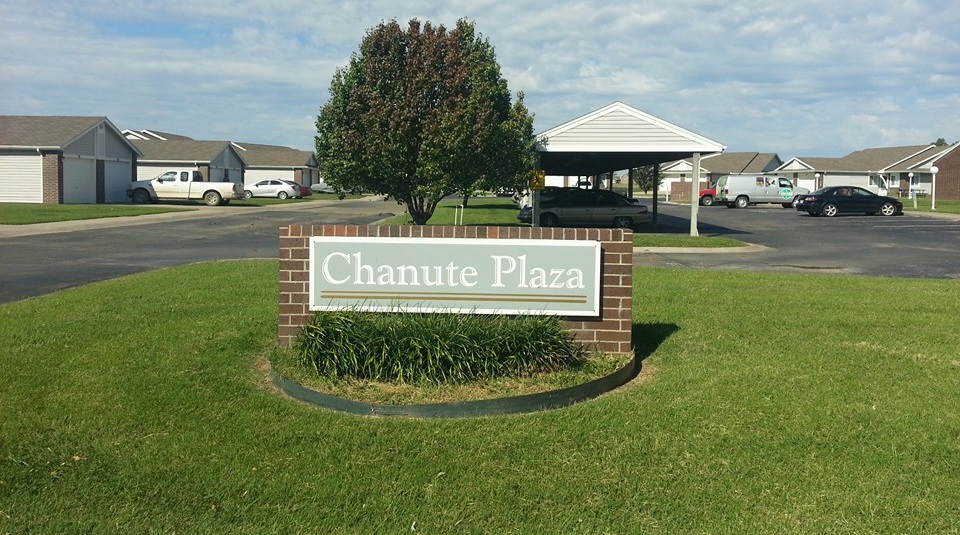 Chanute Plaza Apartments in Chanute, KS - Building Photo