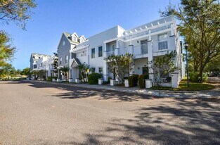 4627 Legacy Park Dr in Tampa, FL - Building Photo