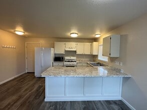 3361 Edgewood Rd in Eureka, CA - Building Photo - Building Photo