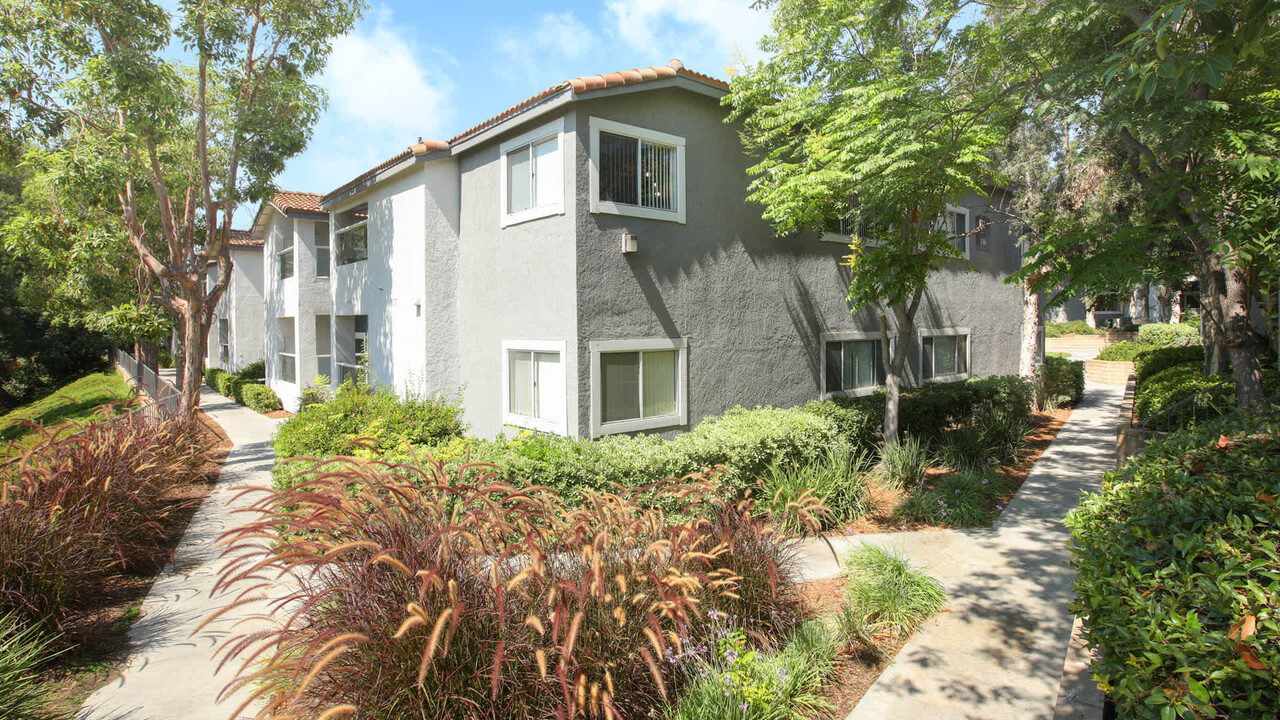 Siena Terrace in Lake Forest, CA - Building Photo