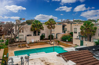 9915 Powhatan Dr in San Antonio, TX - Foto de edificio - Building Photo