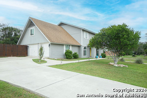 200 Sterling Browning Rd in San Antonio, TX - Building Photo - Building Photo