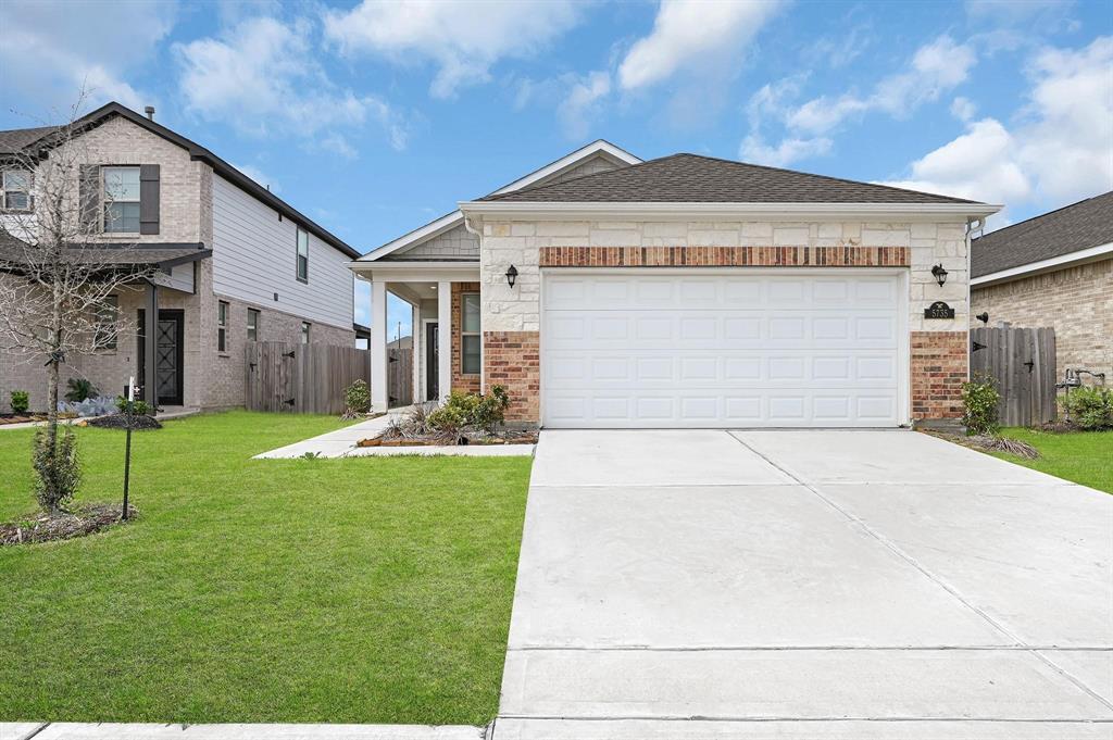 5735 Tabula Rasa Dr in Katy, TX - Building Photo