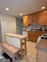 407 Calvin Ln in Rockville, MD - Building Photo - Building Photo