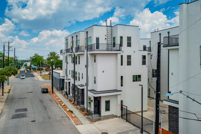 The Legacy in San Antonio, TX - Building Photo - Building Photo