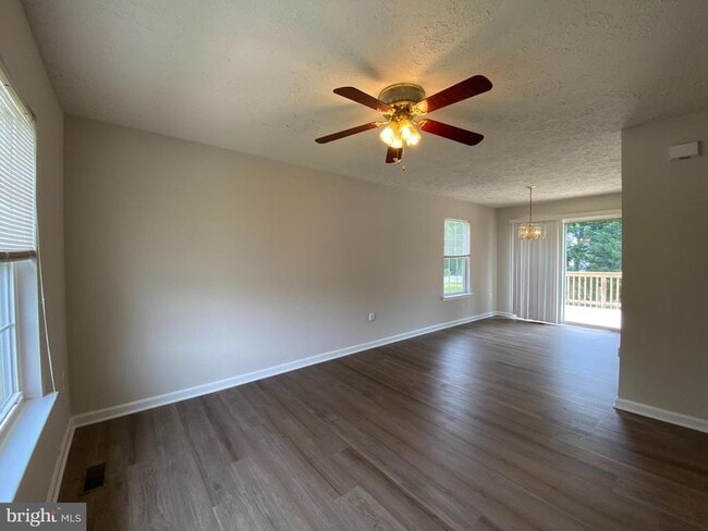 4786 Calvert Dr in Saint Leonard, MD - Building Photo - Building Photo