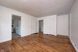 4924 Rosslyn Ave in Indianapolis, IN - Building Photo - Building Photo