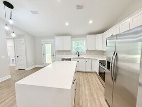 478 Ronda St in Pensacola, FL - Building Photo - Building Photo