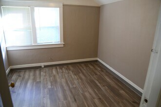 955 NW Van Buren Ave-Unit -Main floor Unit in Corvallis, OR - Building Photo - Building Photo