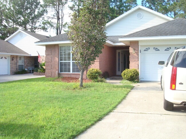 7501 Cliff Cottage Dr in Jacksonville, FL - Building Photo - Building Photo