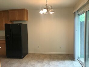 562 Morgan Dr in Chico, CA - Building Photo - Building Photo