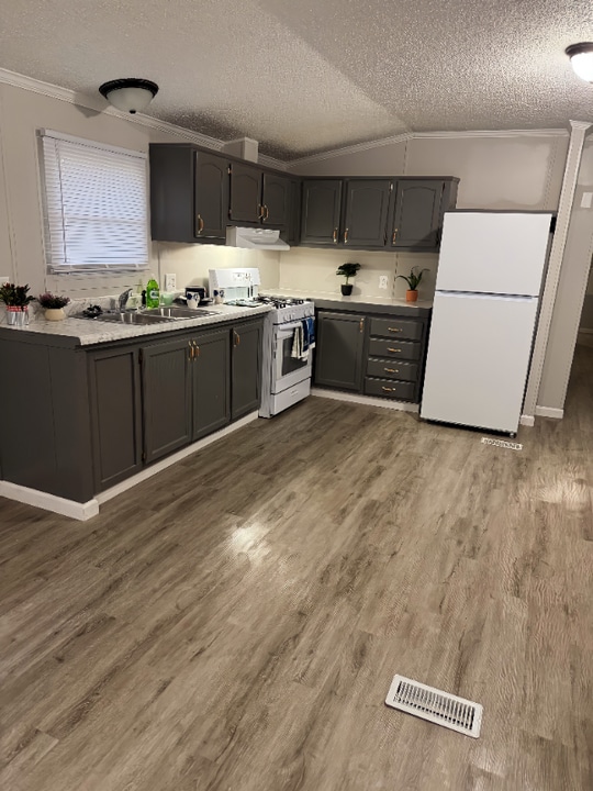 2552 Smith Ave in Marshalltown, IA - Building Photo