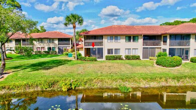 5224 Lake Village Dr, Unit 5224 Lake Village Drive in Sarasota, FL - Building Photo - Building Photo