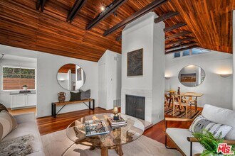 10546 Selkirk Ln in Los Angeles, CA - Building Photo - Building Photo