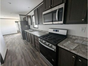 133 Maple Dr in Mankato, MN - Building Photo - Building Photo