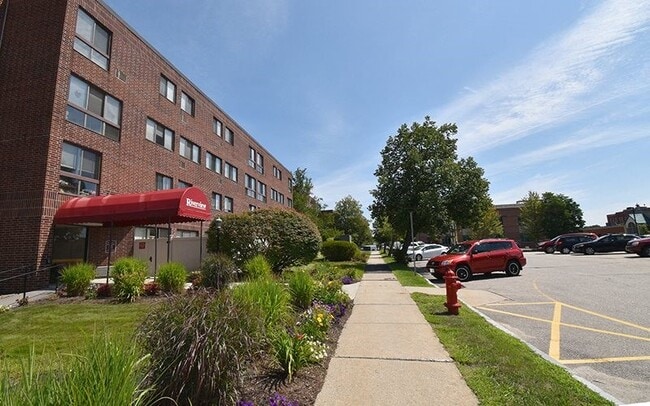 5 Green St in Dover, NH - Foto de edificio - Building Photo