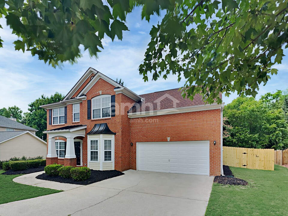 1990 Beckenham Pl in Dacula, GA - Building Photo