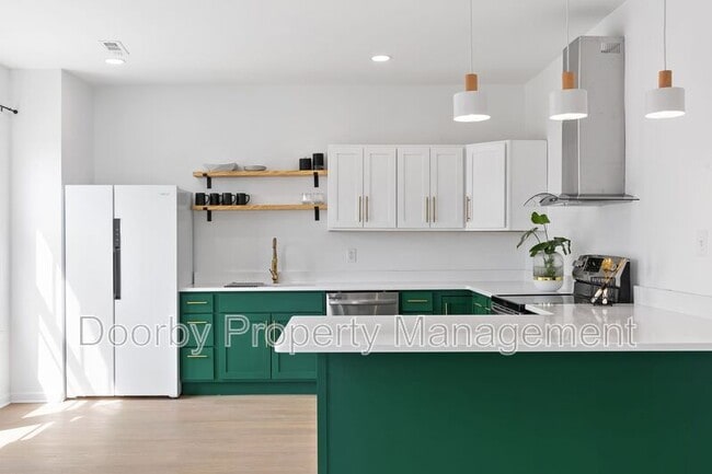 property at 913 S Highland Park Ave
