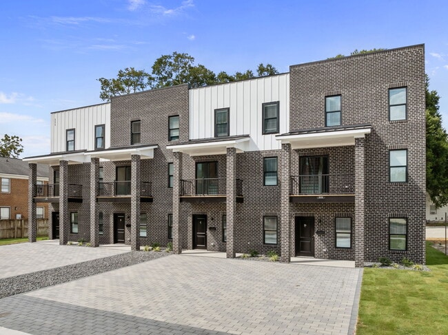 113 E 9th St, Unit 1 in Greenville, NC - Foto de edificio - Building Photo