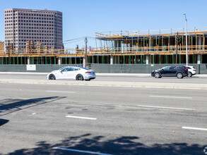 Lexington at Central Park West in Irvine, CA - Building Photo - Building Photo