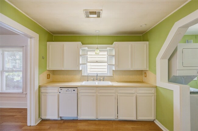 property at 511 Fugate St