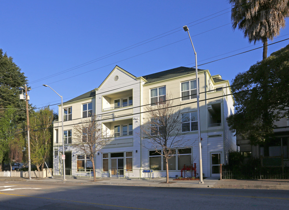 220-224 Laurel St in Santa Cruz, CA - Building Photo