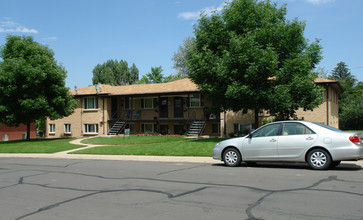 200 Laurel St in Broomfield, CO - Foto de edificio - Building Photo