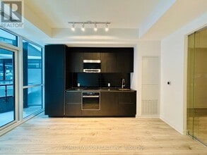 110 Broadway Ave in Toronto, ON - Building Photo - Building Photo