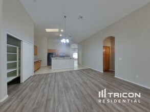 7928 W Gibson Ln in Phoenix, AZ - Building Photo - Building Photo