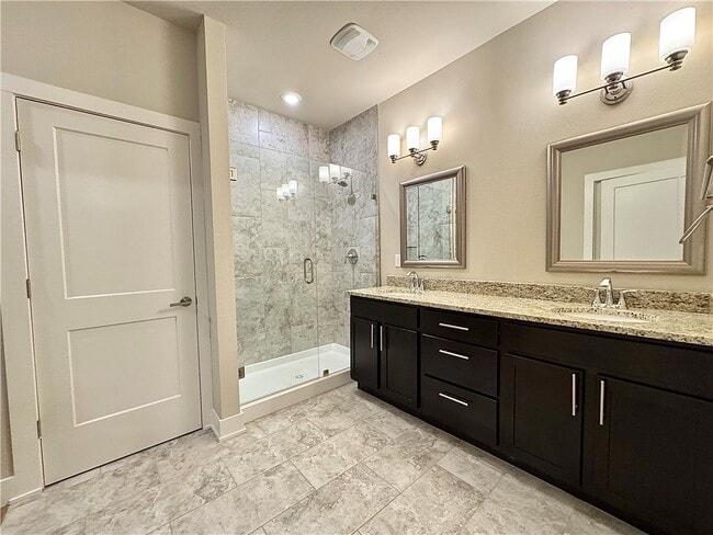 property at 707 NE Hts Ln