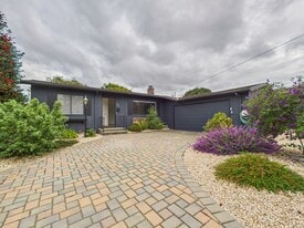 1194 Prospect St in Seaside, CA - Building Photo