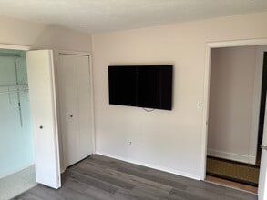 250 Deepwood Dr in Wadsworth, OH - Building Photo - Building Photo