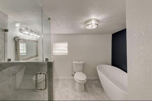 3911 Winnie St in Galveston, TX - Building Photo