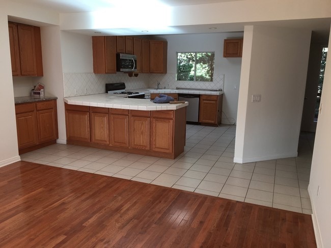 16806 Mooncrest Dr, Unit Guesthouse in Encino, CA - Building Photo - Building Photo